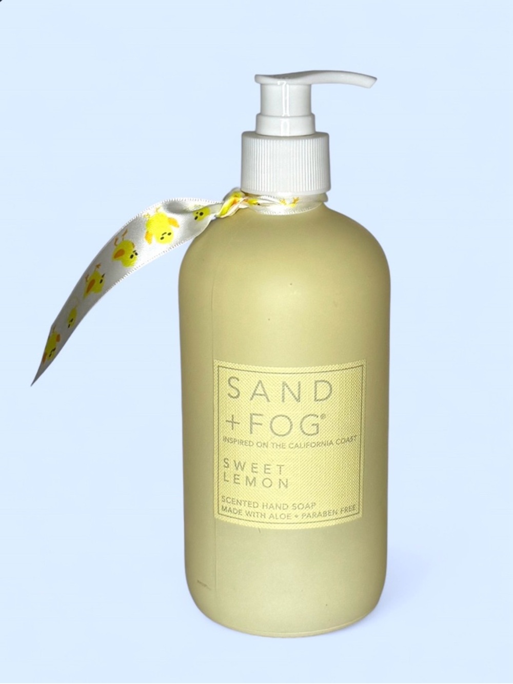 🆕 Sand + Fog 🍋 Sweet Lemon Hand Soap 15.7 oz Seasonal Bottle Duck Ribbon
